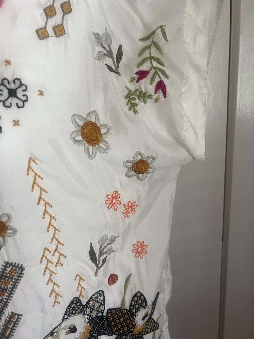 Johnny Was White Embroidered Floral Folk Blouse - Picture 5 of 6